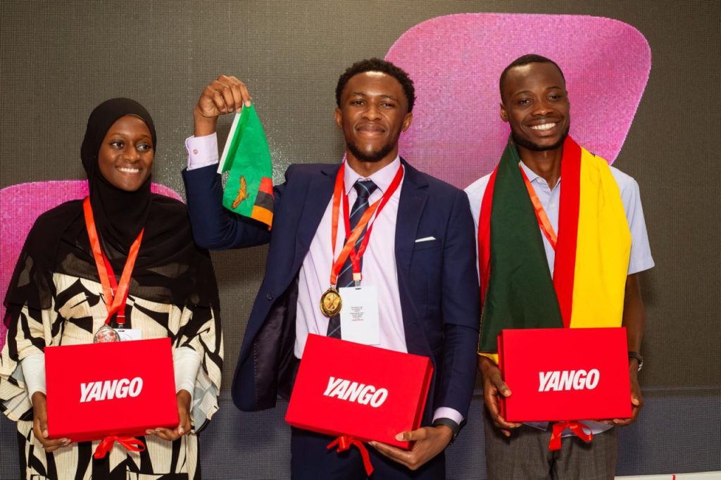 Oulimata Rose Dia primée à Abidjan pour un projet de collecte d’ordures intelligent